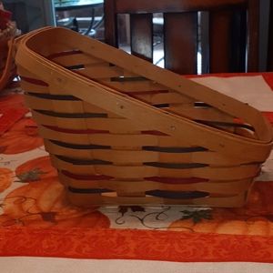 Preowned Longaberger 1995 Christmas Veggie Basket